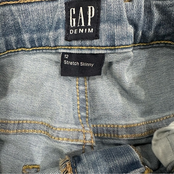 {preloved} Boy’s Distressed GAP Jeans - Picture 7 of 9